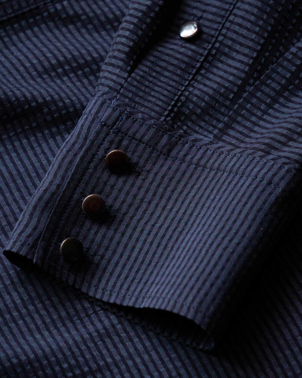 NAVY CHECK（カフスはトリプルボタン）