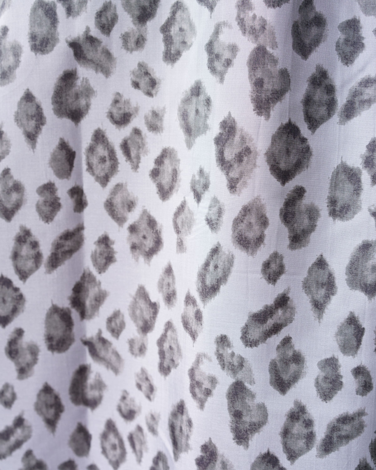 LEOPARD(薄手で硬さのない滑らかなポリエステル生地)