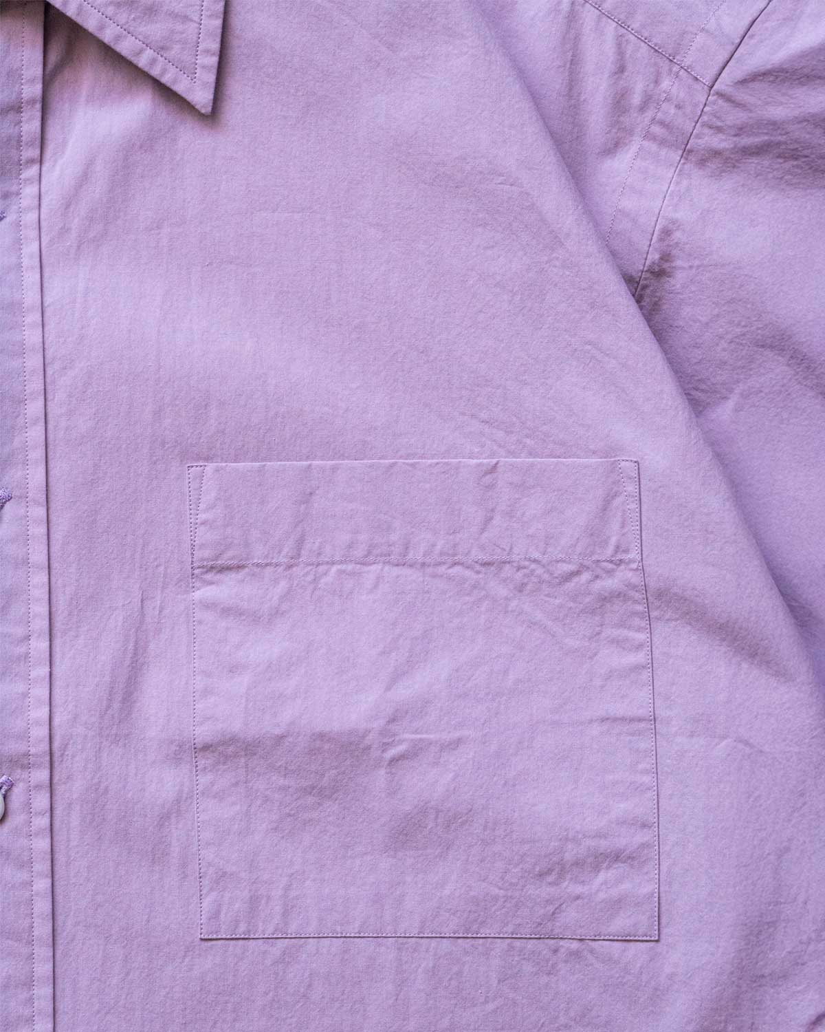 PURPLE（やや大きめのポケットは収納力に長けます）