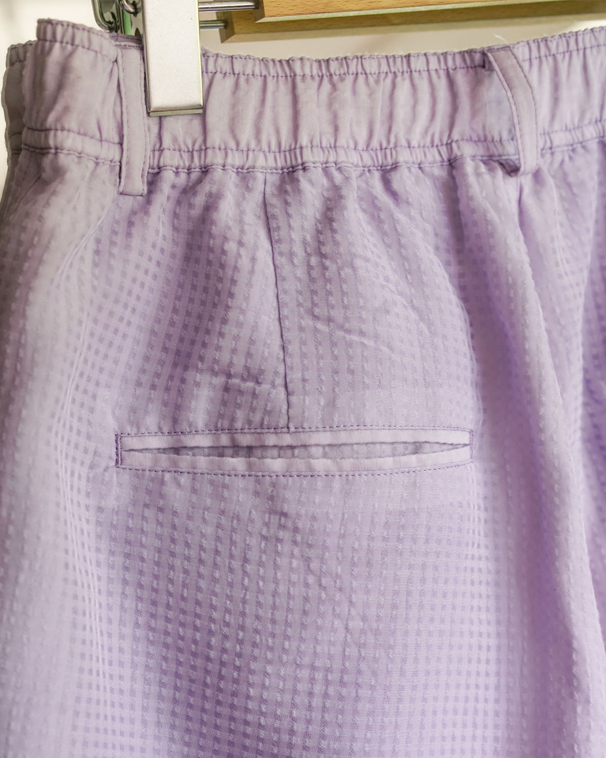 Purple（バックポケットは両サイドに両玉縁ポケットがつき、品があります）
