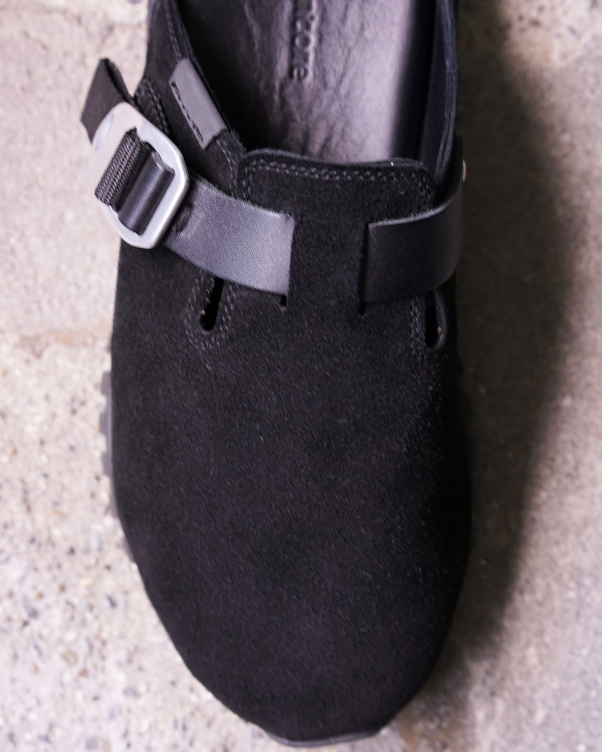 [suncore shoes] grog slip light -black