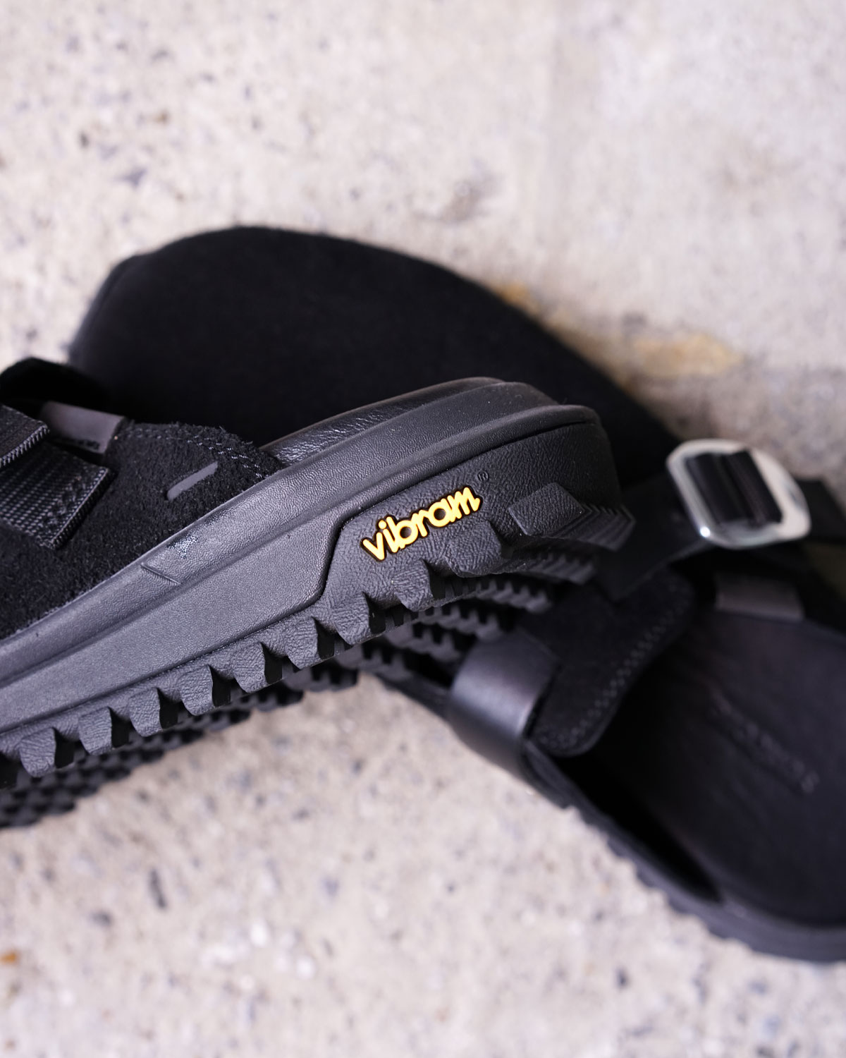 BLACK（高いグリップ力を誇るvibram sole 961-C）
