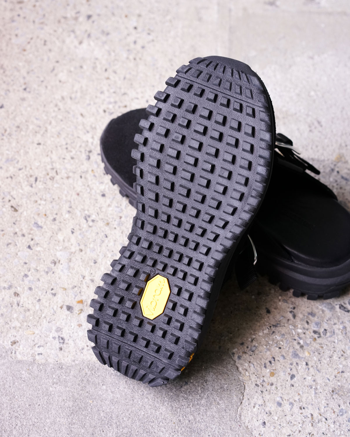 BLACK（タウンユースには最高のvibram sole 961-C）