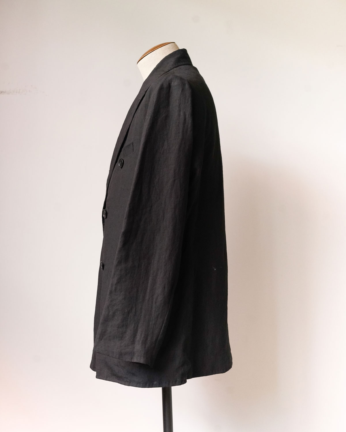 BLACK(側面)