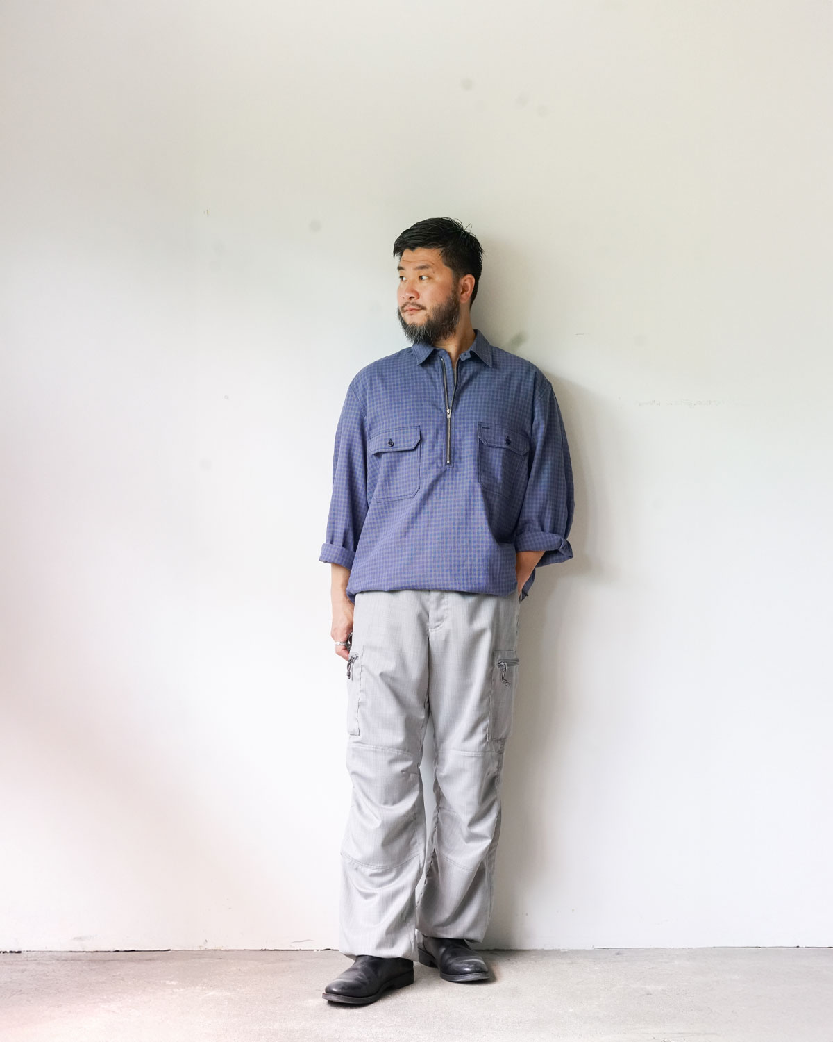 BLUE×GREY(165cm66kgでMサイズを着用)