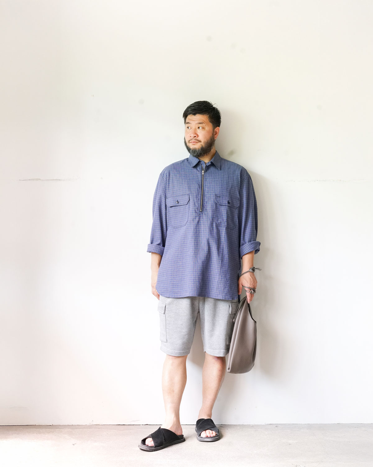 BLUE×GREY(165cm66kgでMサイズを着用)