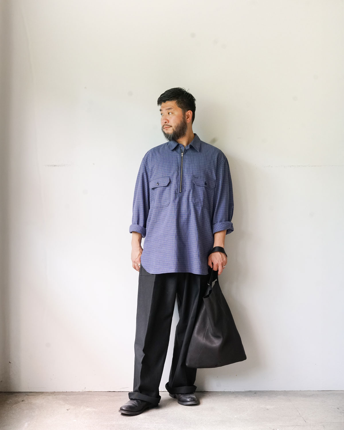 BLUE×GREY(165cm66kgでMサイズを着用)
