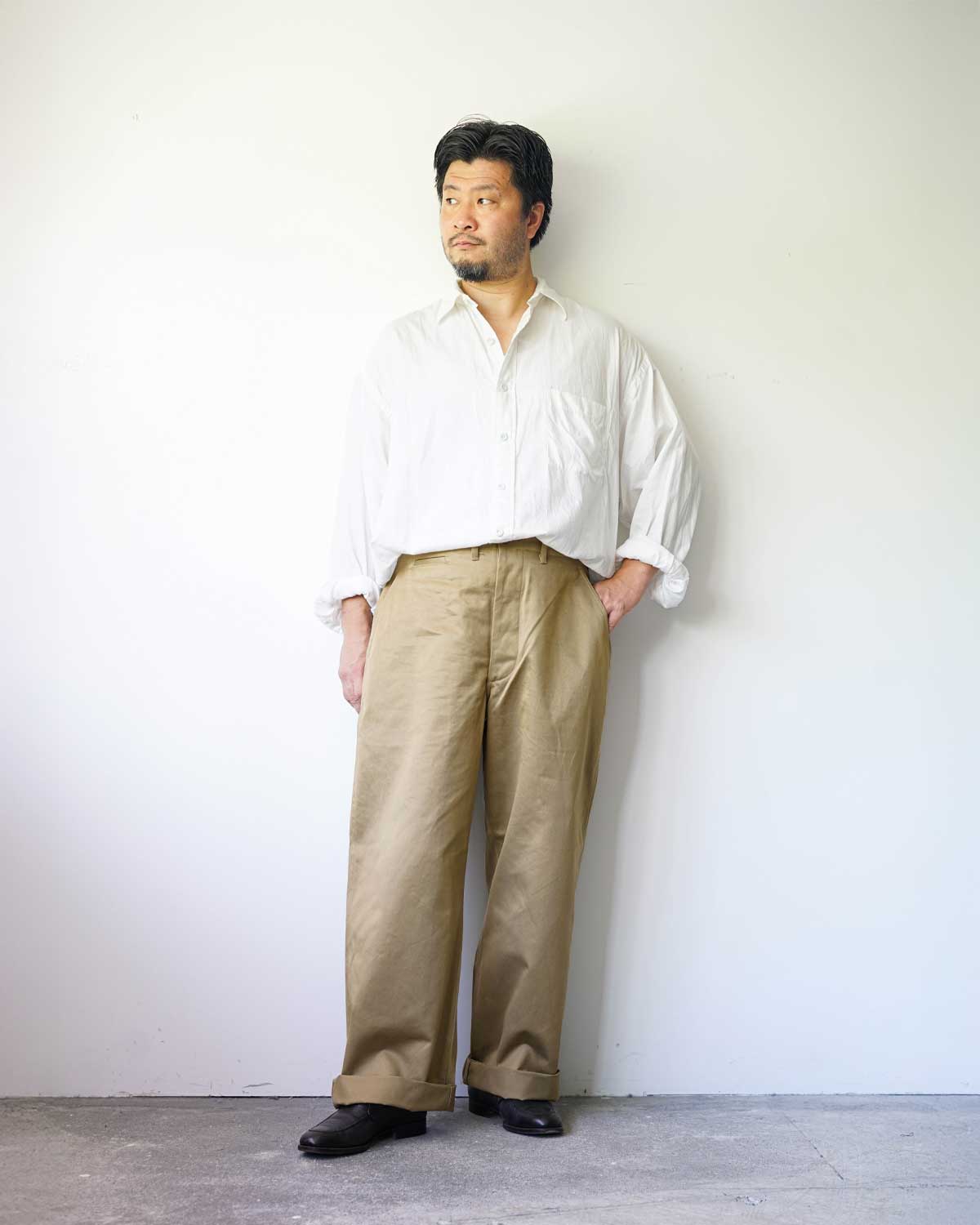 BEIGE（165cm66kgウエスト80cmでサイズ５を着用）