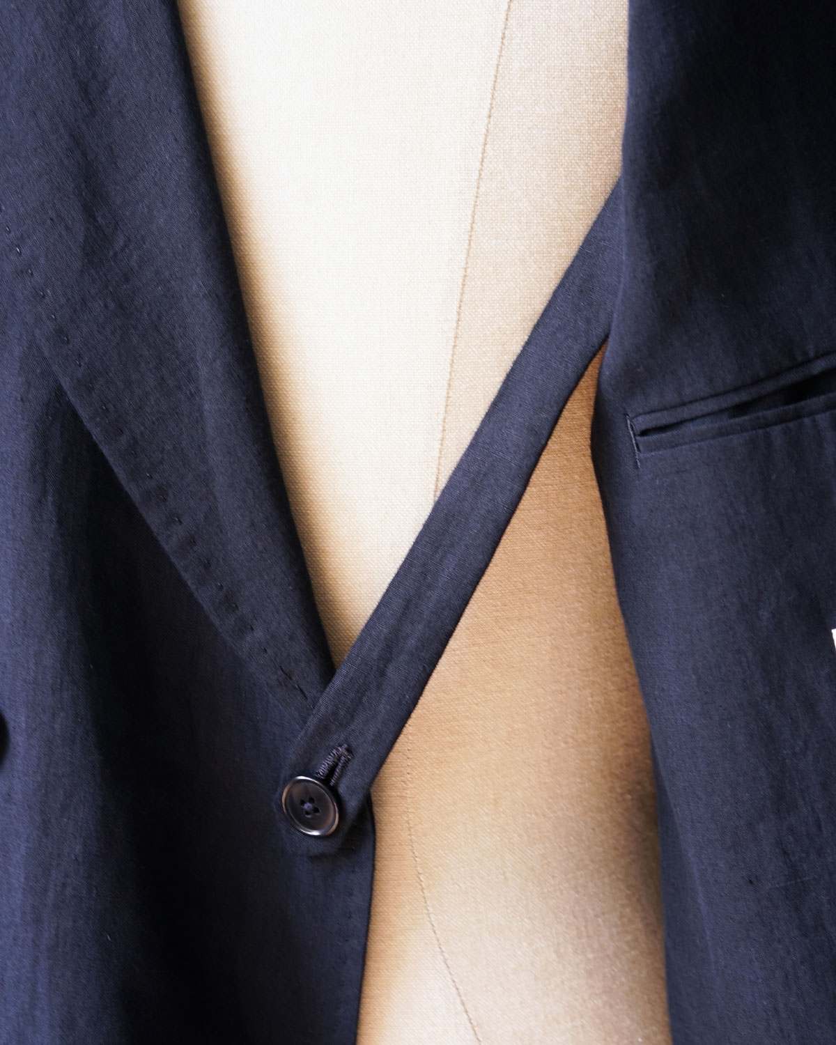 Navy(シルエットを安定させる抑えもつきます)