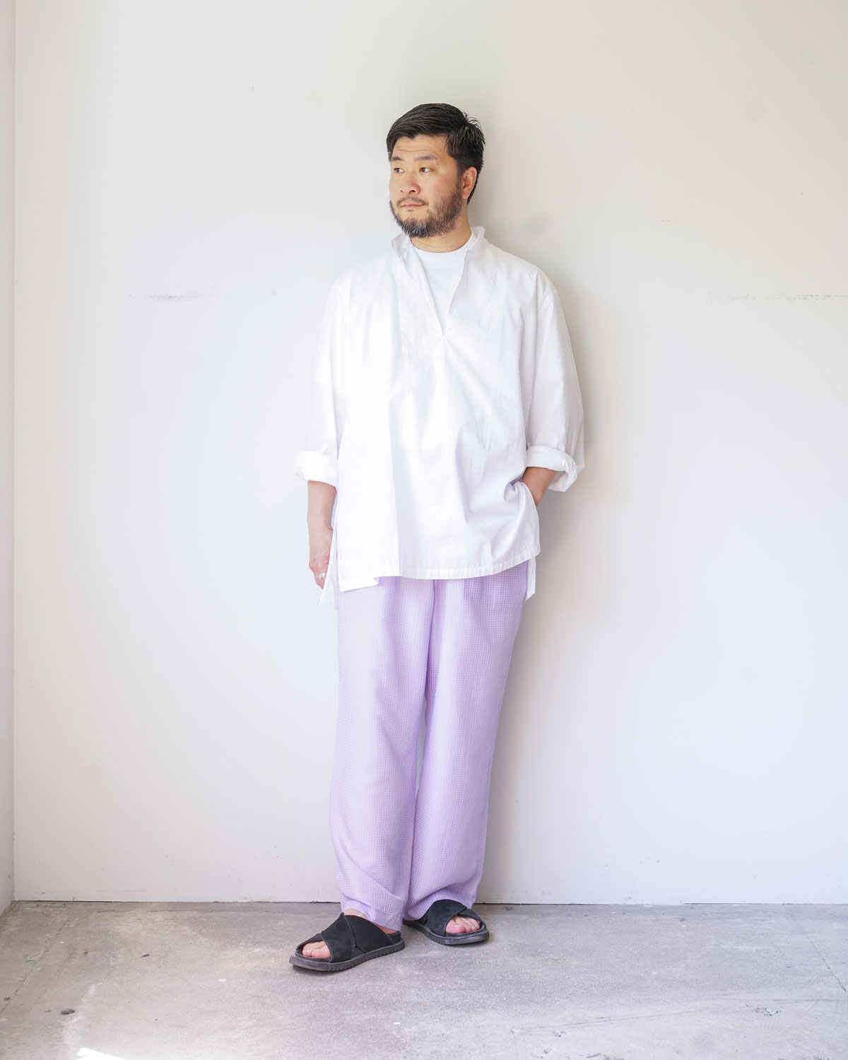 Purple(165cm66kgの男性が(S)サイズを着用)