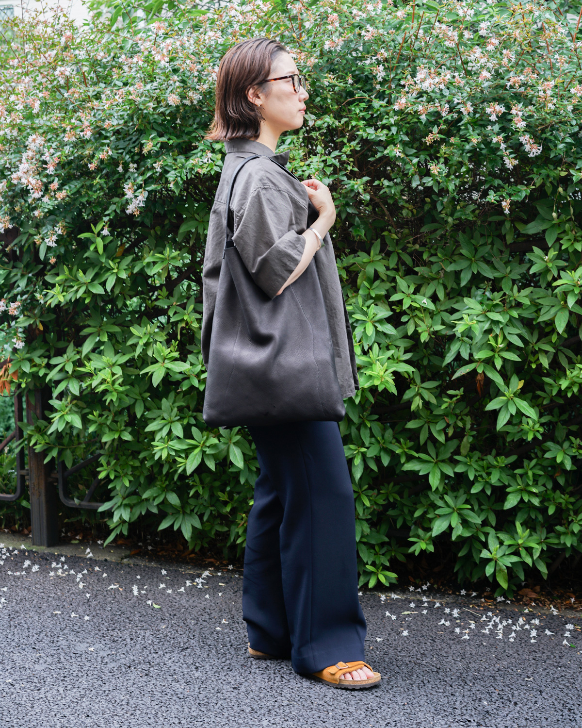 PRIMITIVE ONE SHOULDER BAG -DEER- black