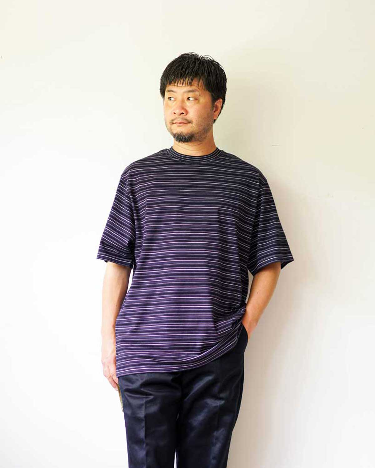 GARMENT DYED RANDOM BORDER T-SHIRT [navy]