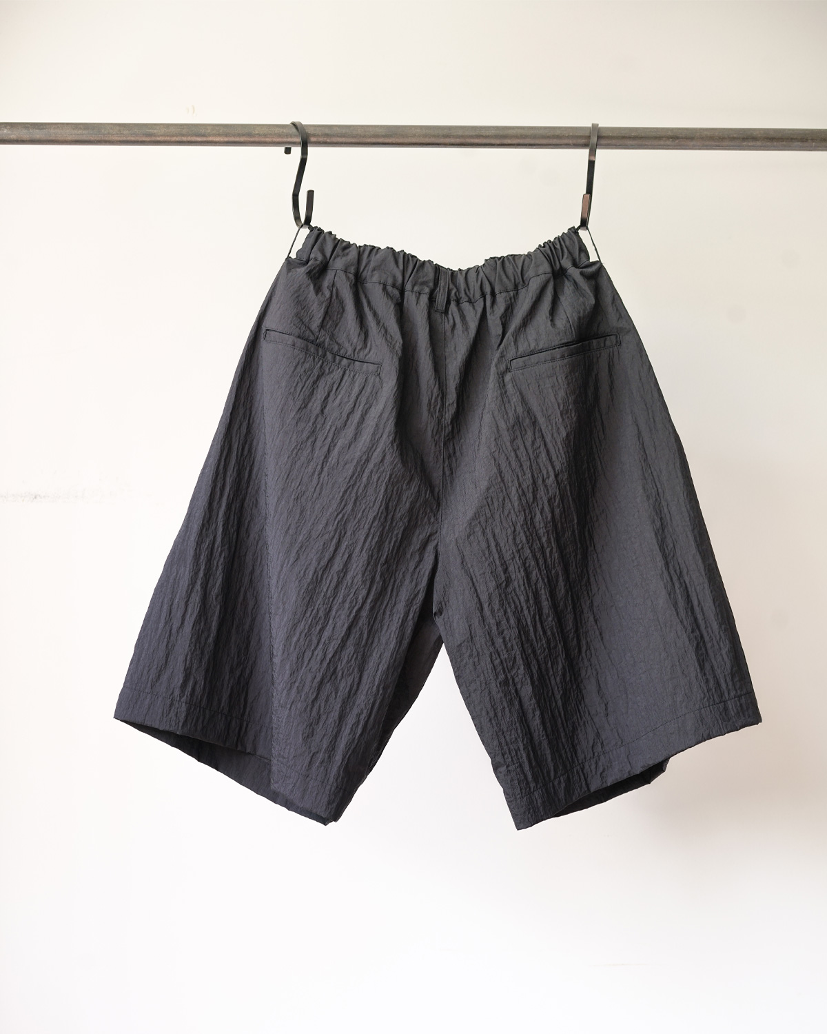 BLACK(バック)