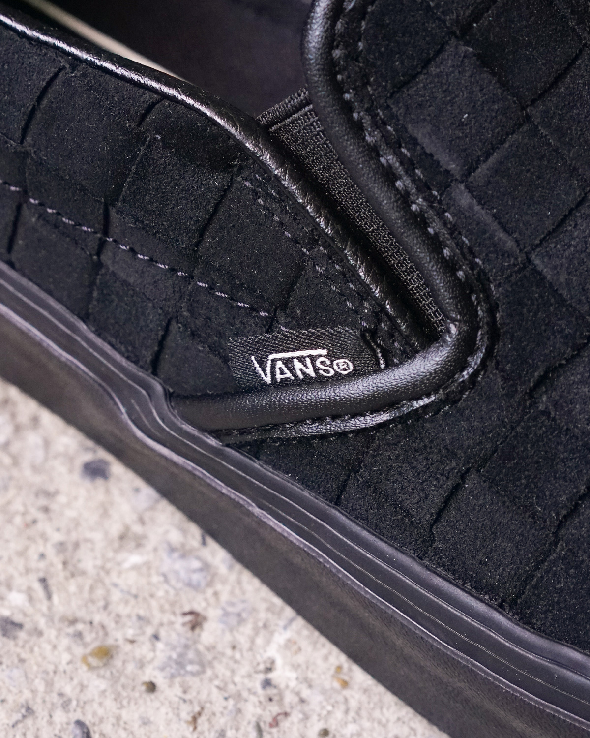 WOVEN SUEDE BLACK(控えめなブラックのピスネームも統一感があります)