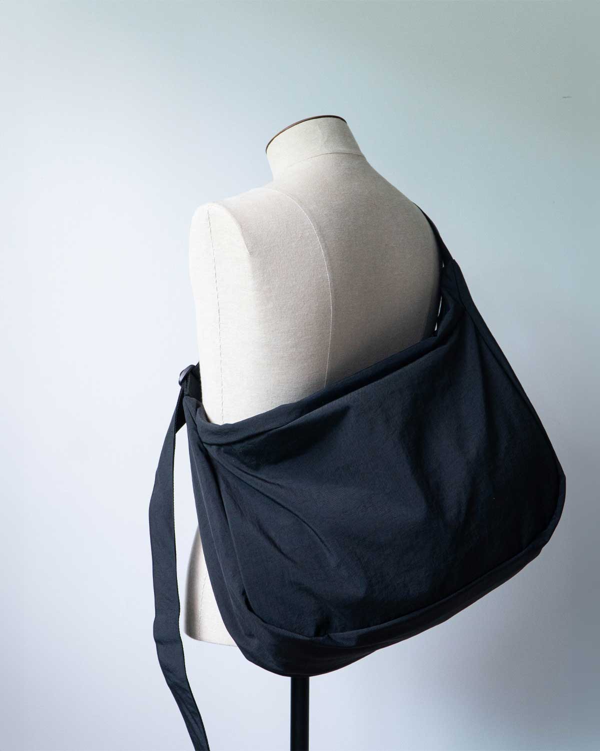 TAS STOMACH BAG -shoulder- "BLACK"