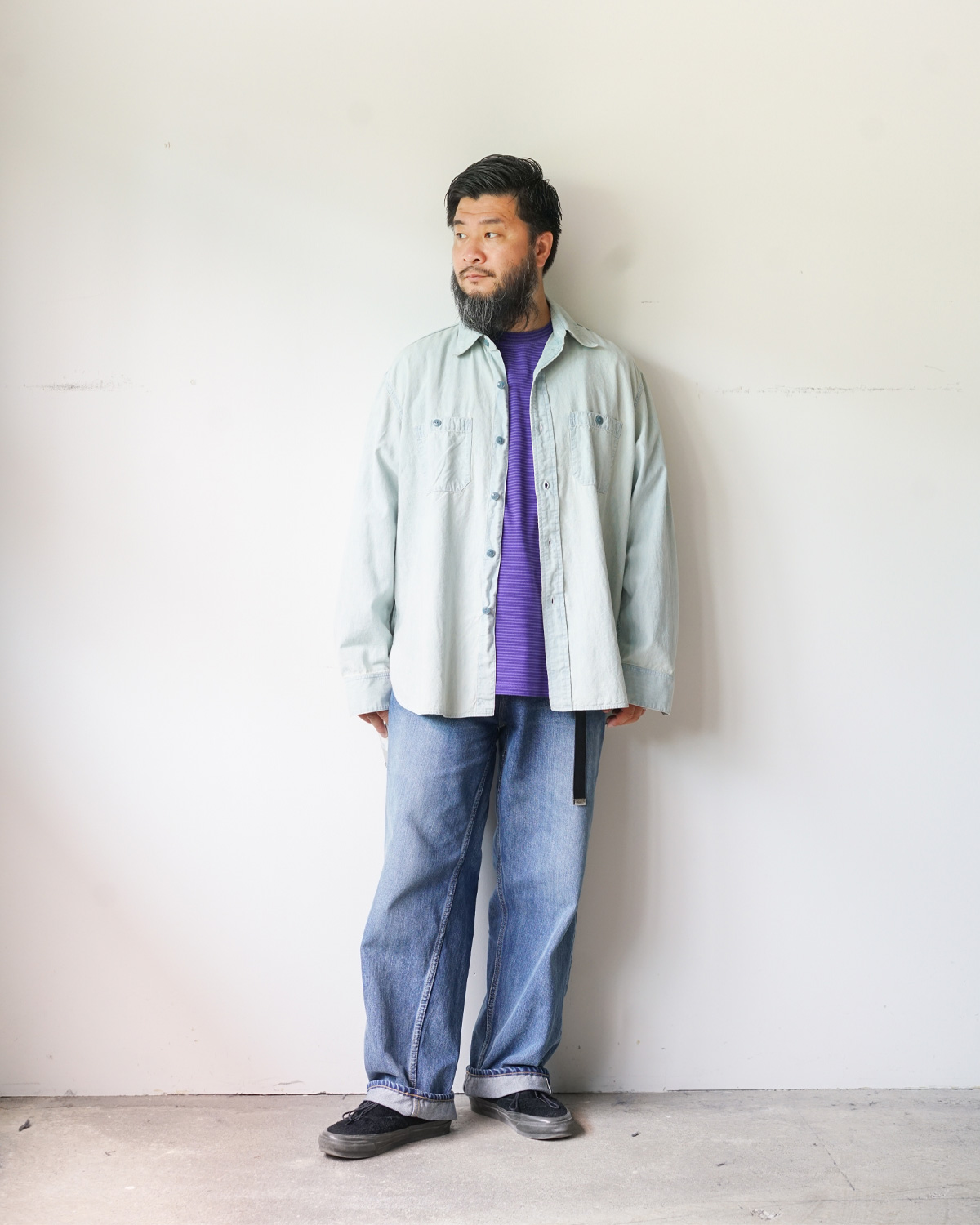 purple(165cm66kgでサイズ3を着用:デニムとシャンブレーシャツのスタイリング)