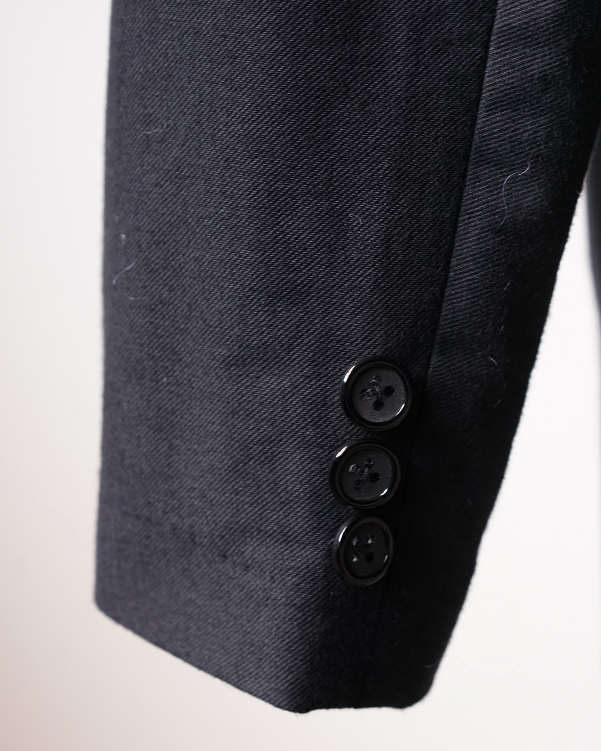 BLACK(袖は開き見せの仕様です)