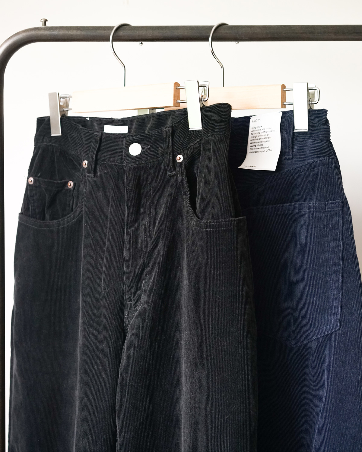 Fine-Wale Corduroy Baggy 5 Pocket Pants [black]