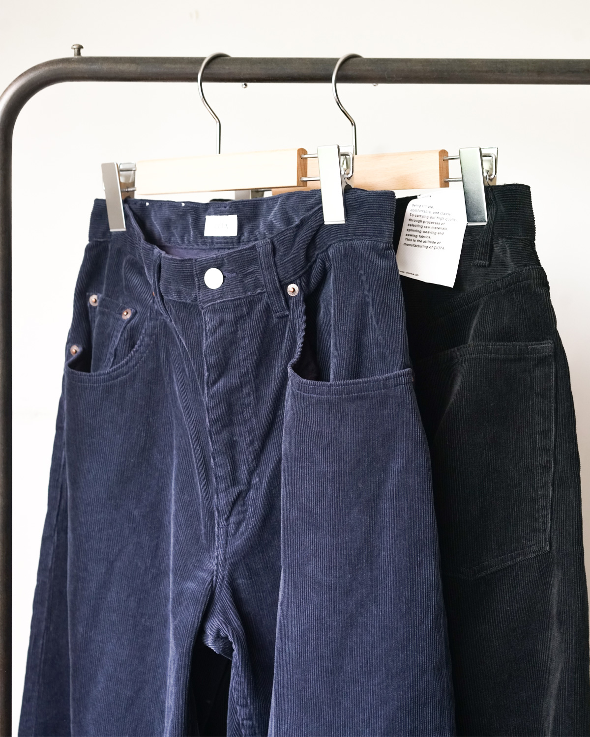 Fine-Wale Corduroy Baggy 5 Pocket Pants [navy]
