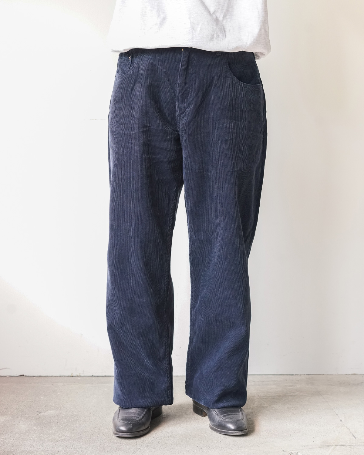NAVY（ウエスト８０cmでサイズ（３２）を着用しております）