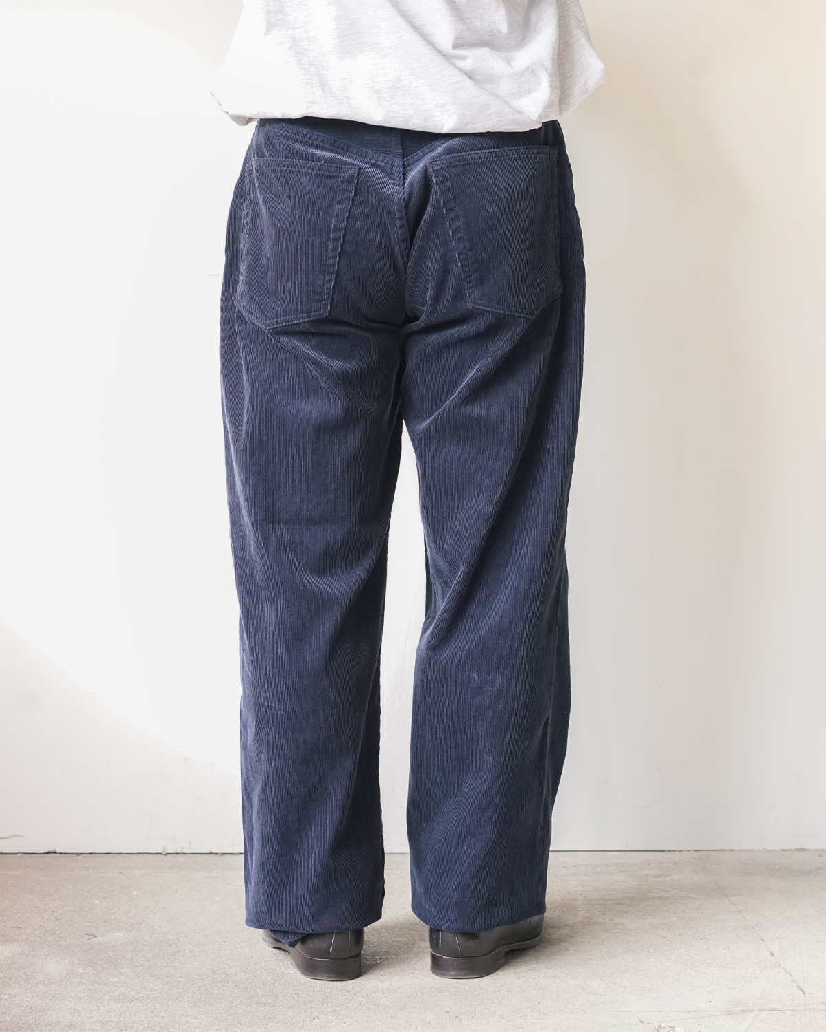 NAVY（ウエスト８０cmでサイズ（３２）を着用しております）