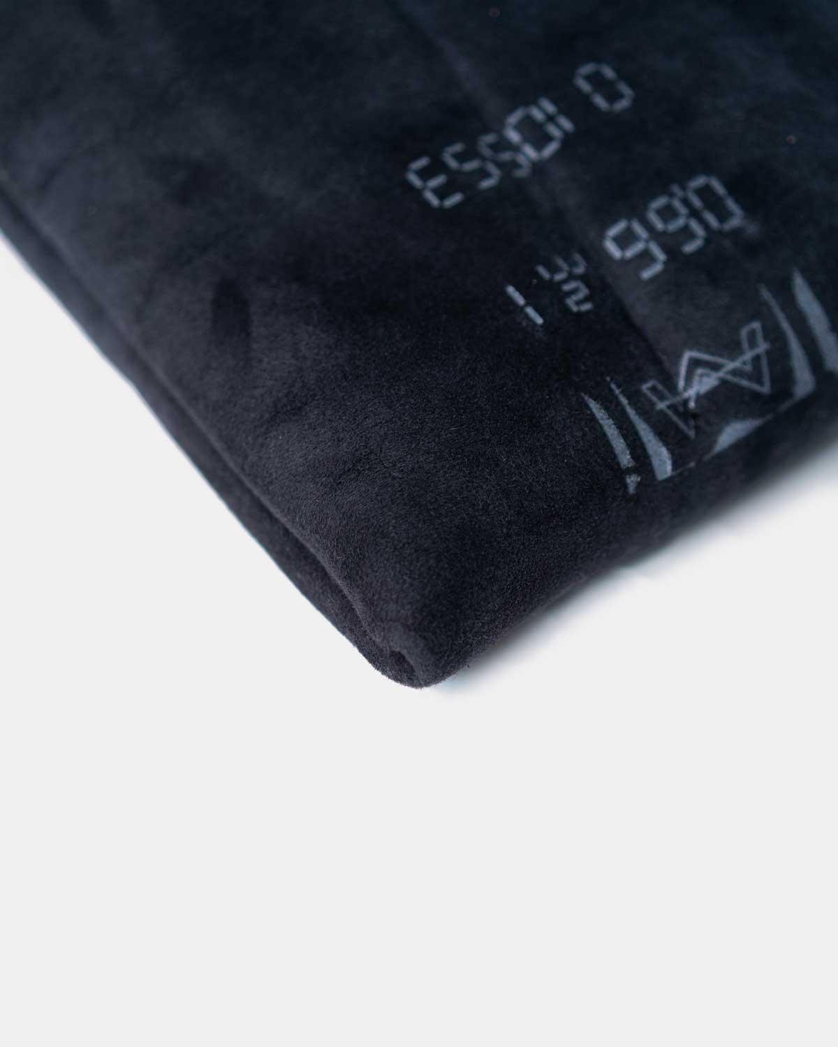BLACK（敢えてレザーのロットナンバーを残しデザインに昇華しています）