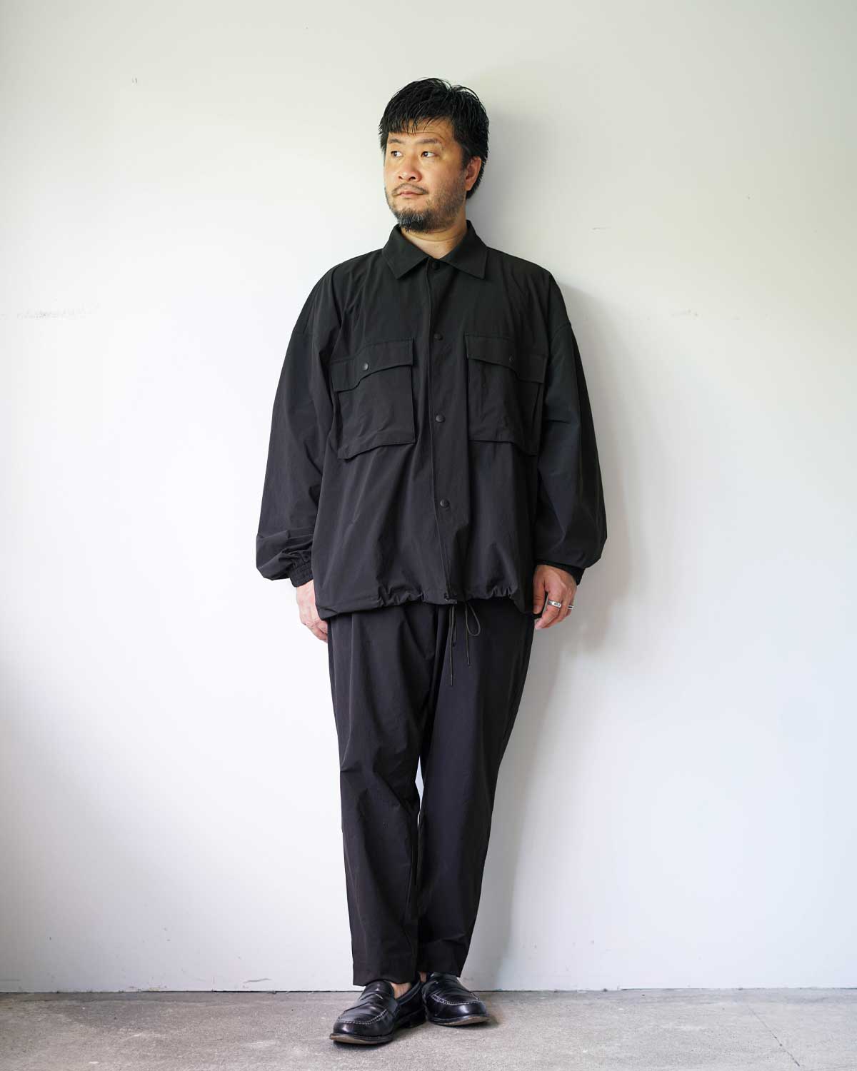 BLACK（身長165cm / 66kg：Mサイズ着用）