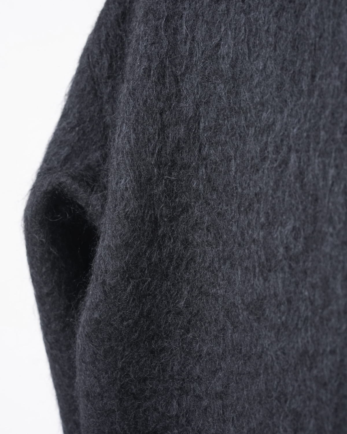 BLACK(モヘア混の毛足の長い上質な素材です)