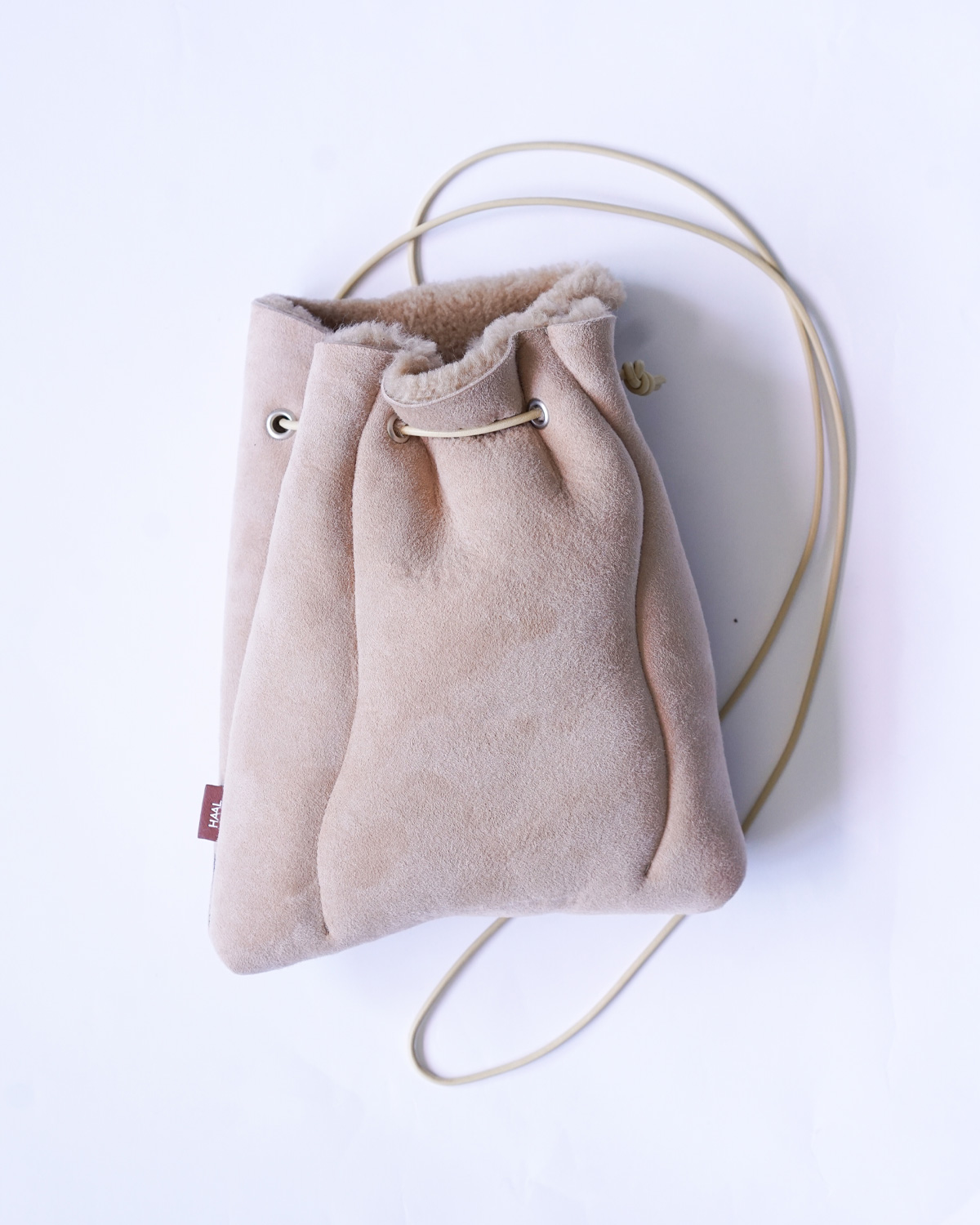 PRIMITIVE DRAWSTRING BAG -MOUTON- [natural]