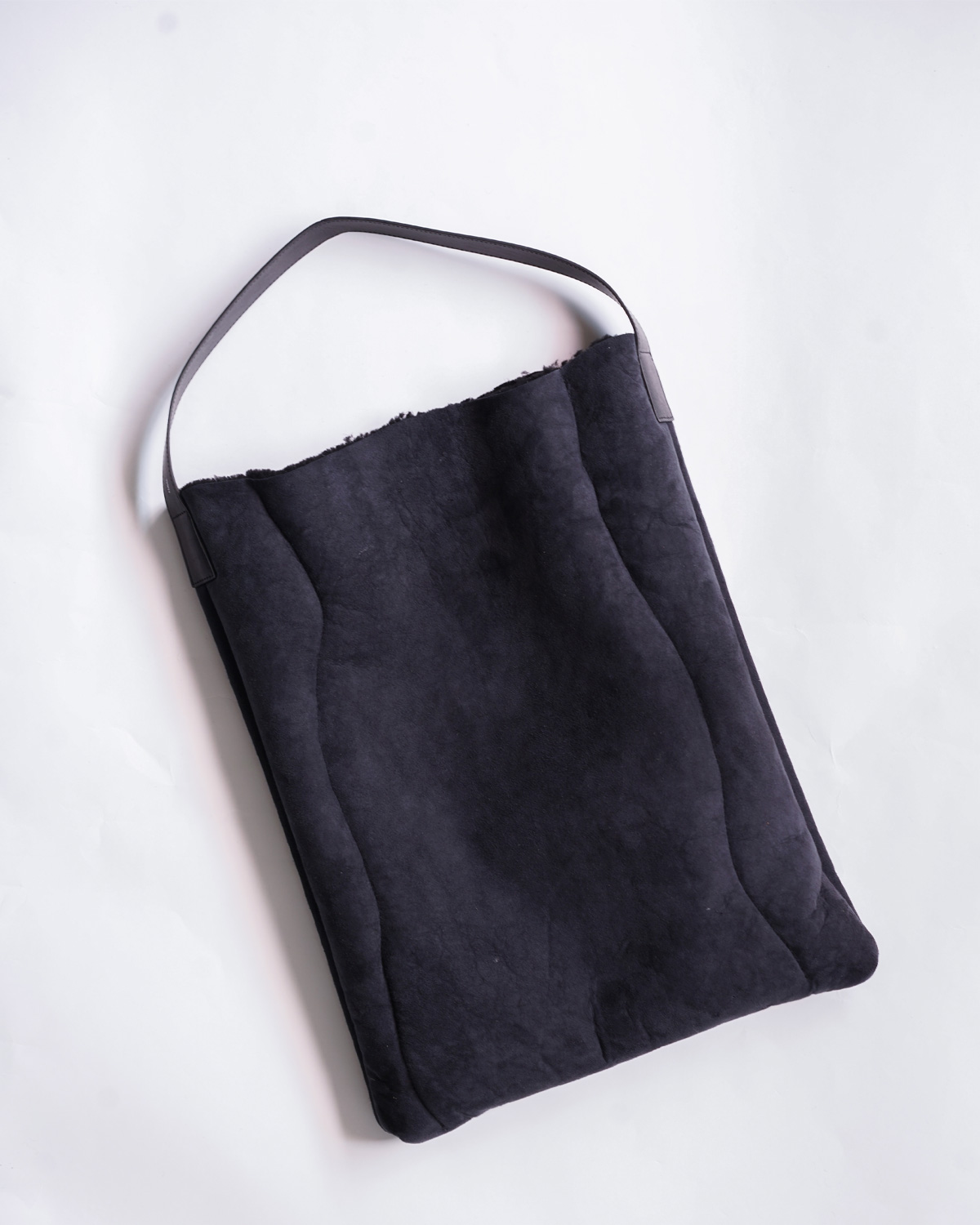 PRIMITIVE ONE SHOULDER BAG -MOUTON- black