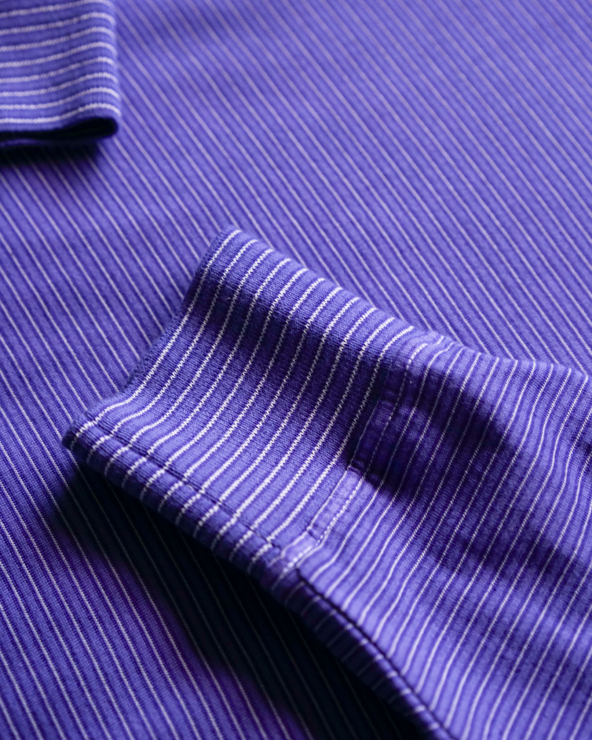 PURPLE(横編みされたリブも適度な締め付けがグッド)