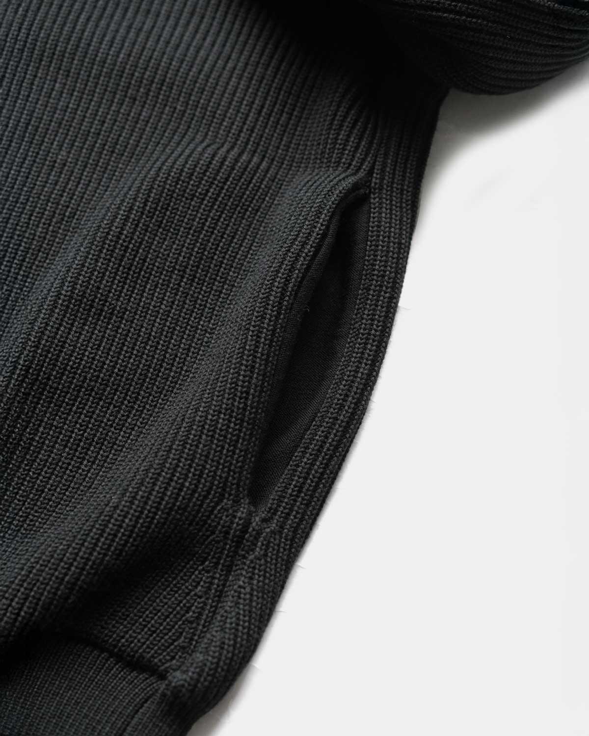 BLACK(サイドにポケットがつきます)