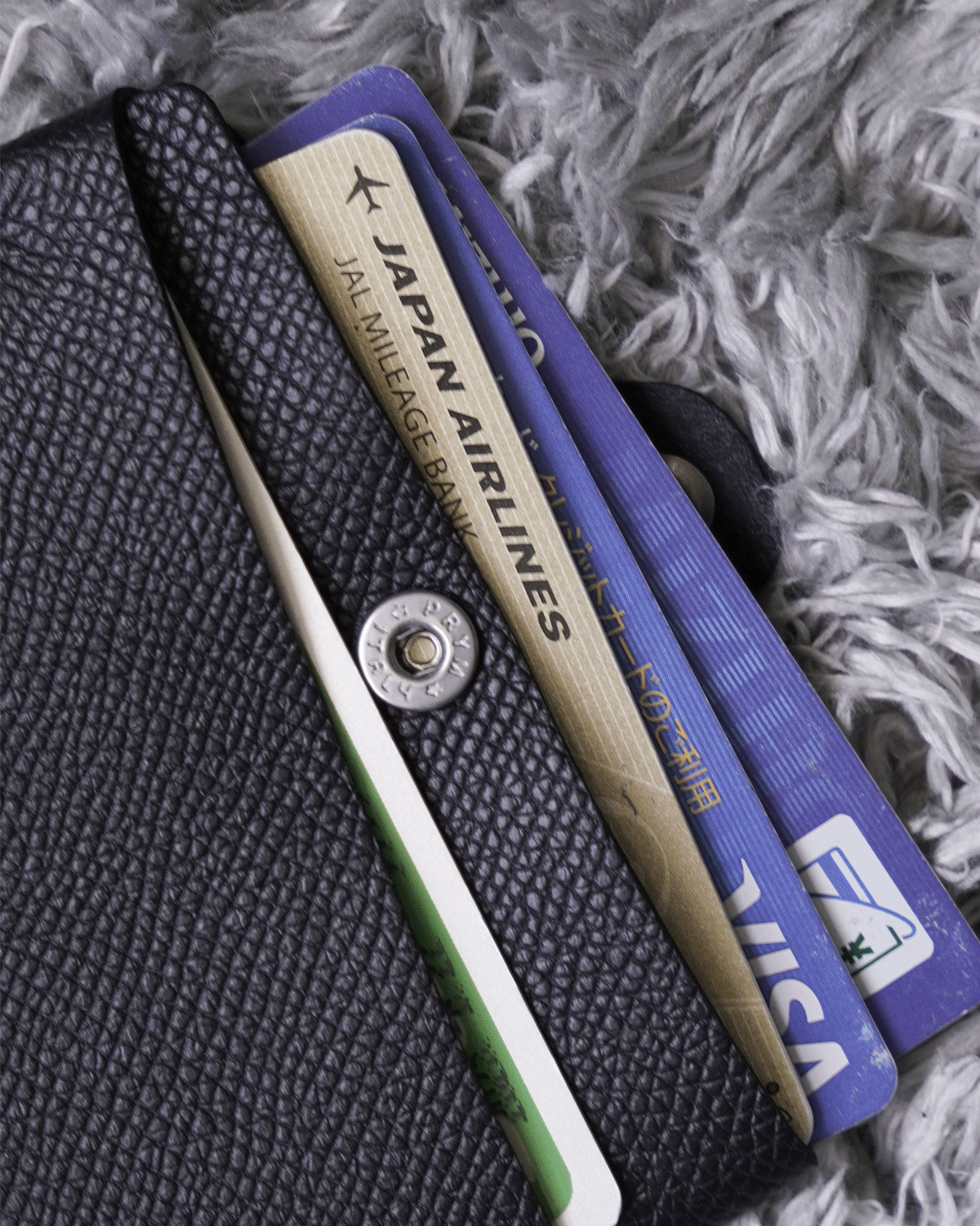 BLACK( メイン位カードを3枚収納しております )