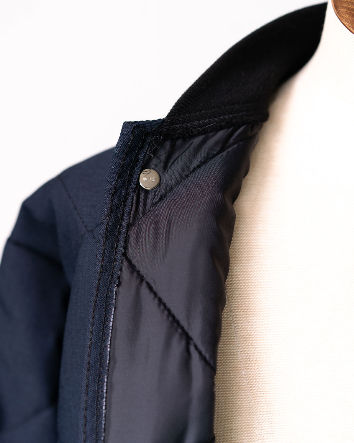 NAVY(内側にはタスランナイロンを使用)