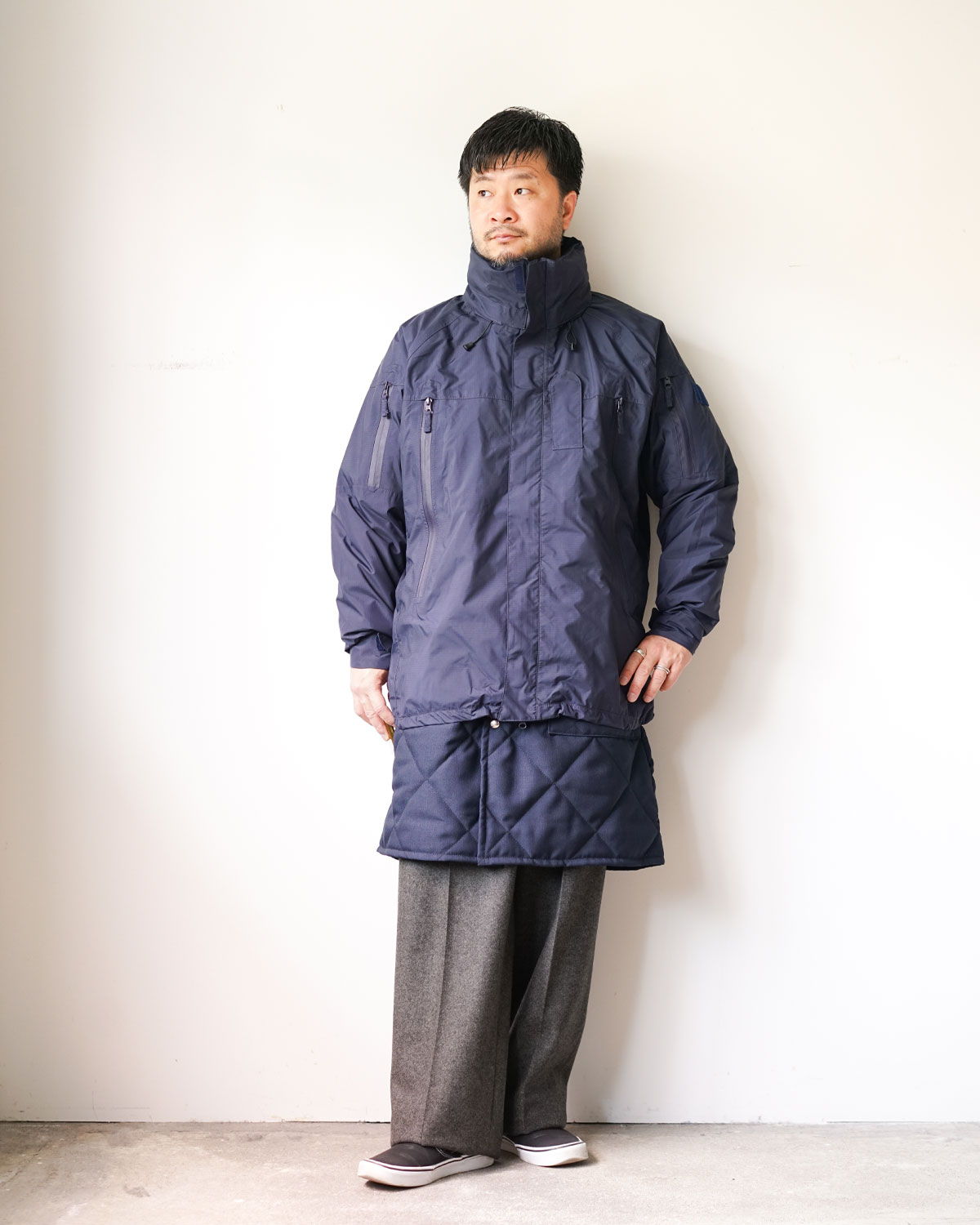 NAVY(着丈の短いアウターとああせるのも良いです)