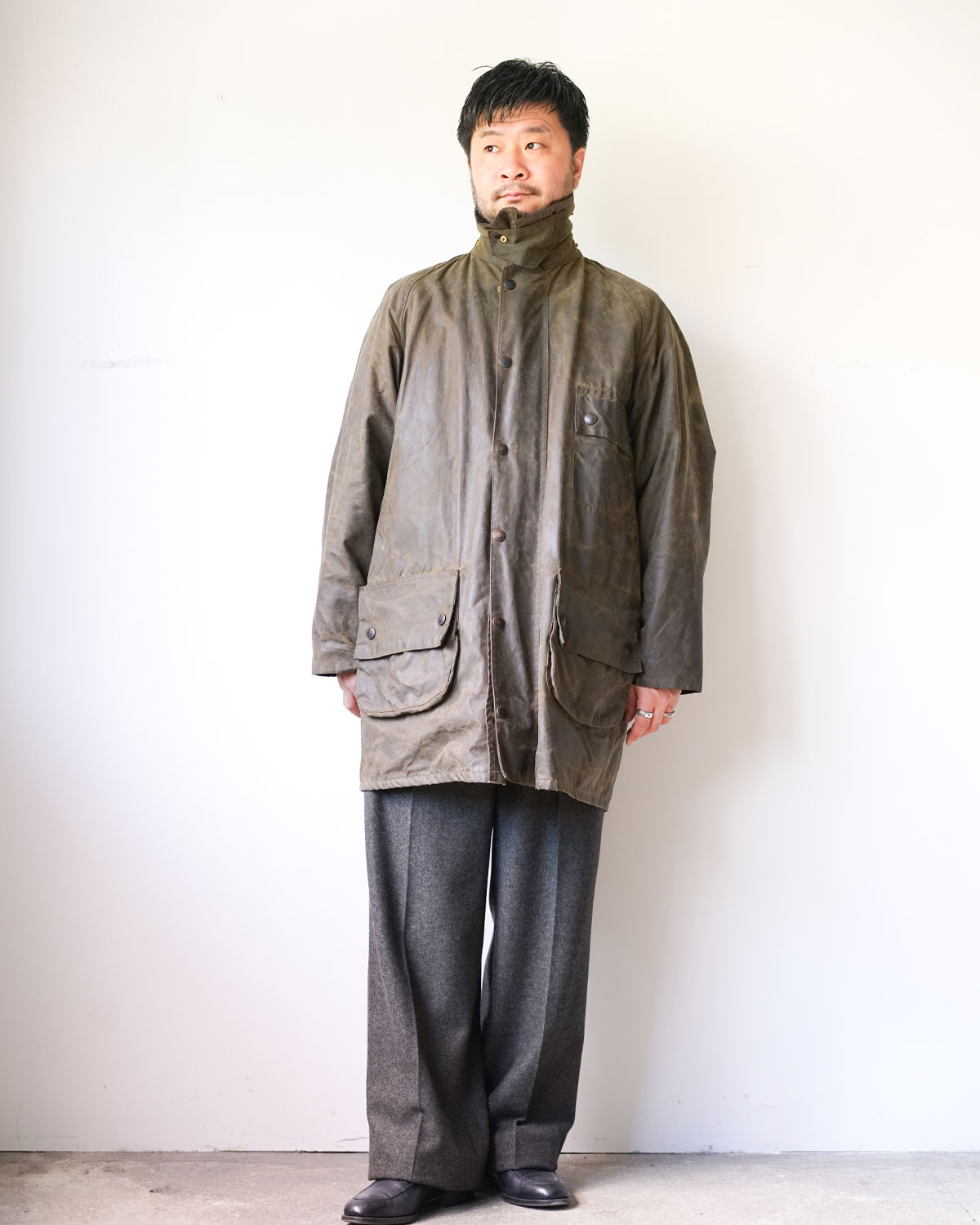 OLIVE（襟を立てたイメージ165cm/66kg）