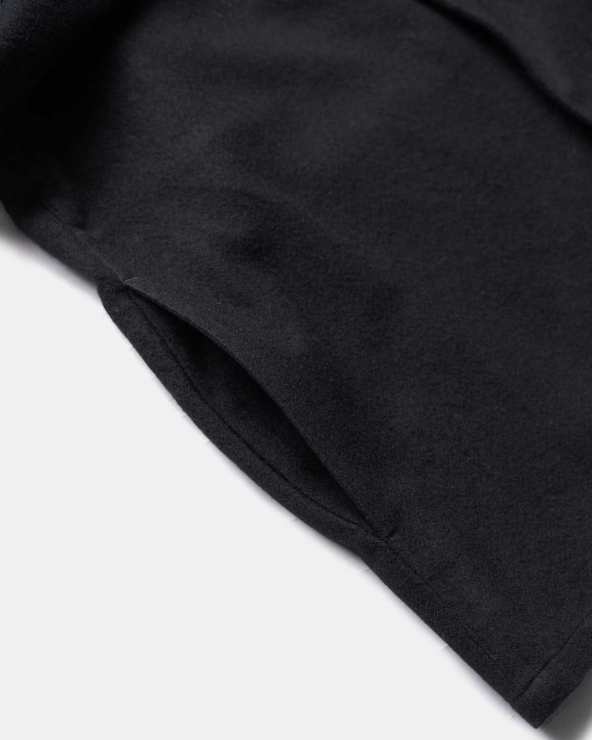 BLACK(サイドにシームポケットが付きます)