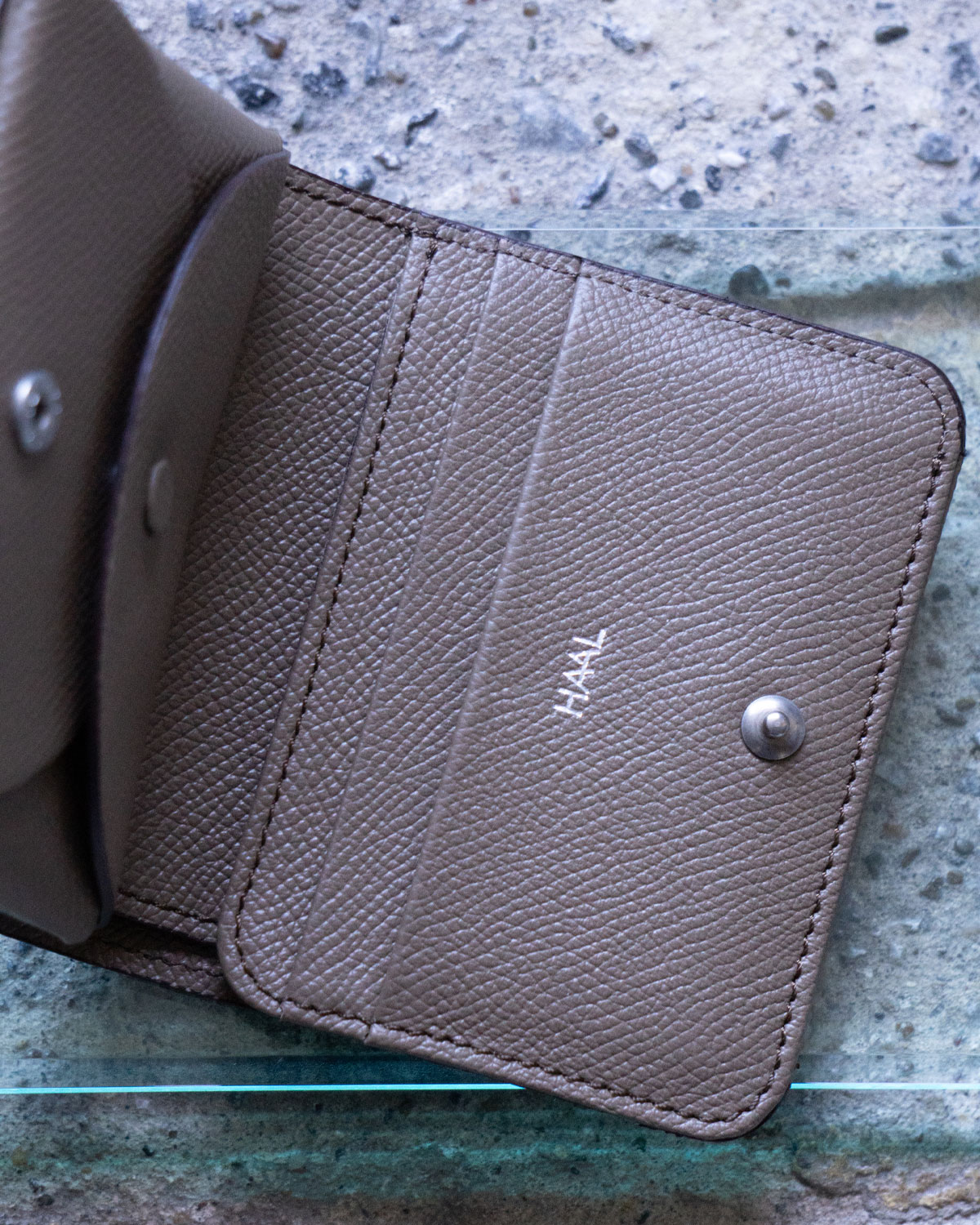 TAUPE（カード室）