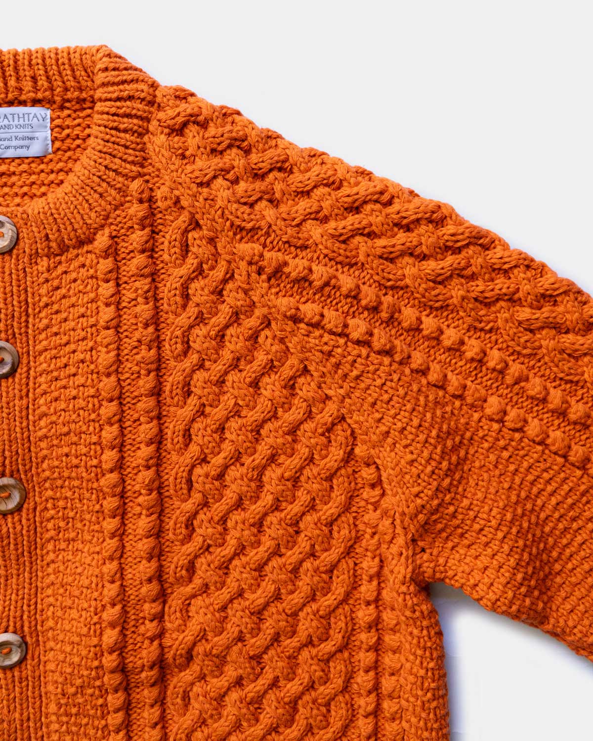 H.ORANGE（動きやすいラグランの袖付けです）