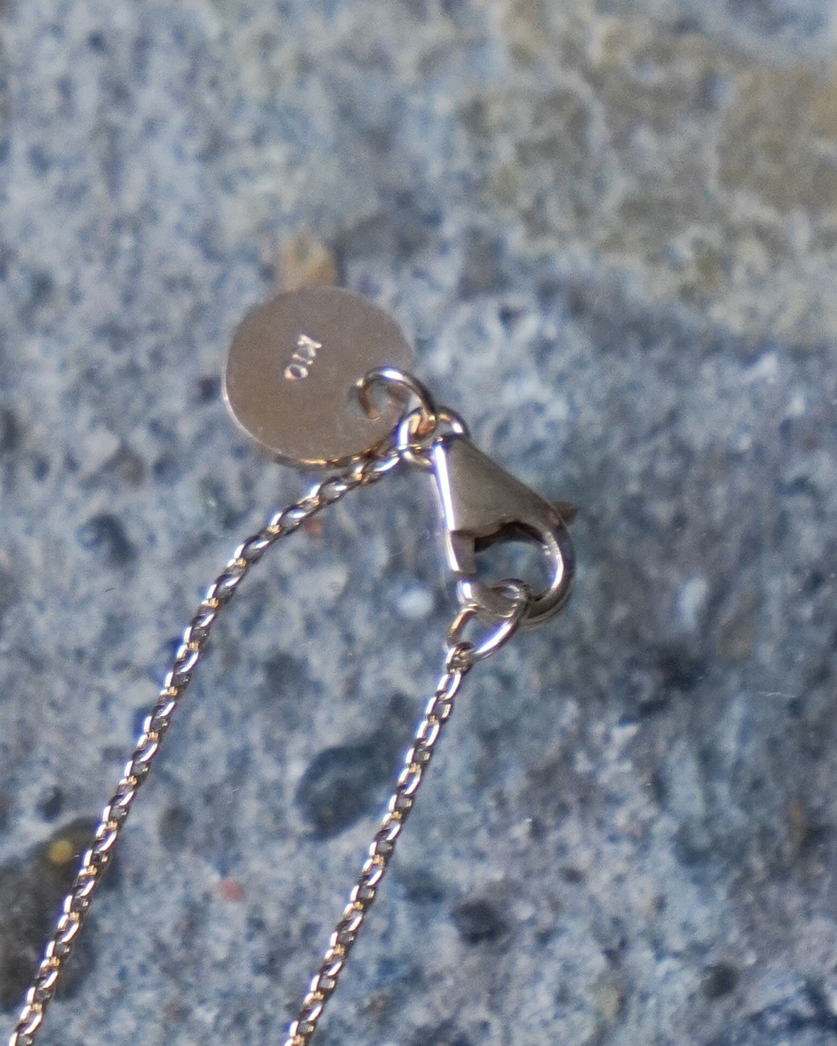 10k GOLD（お馴染みの10kとERA.ロゴのプレートが控えめにつきます）