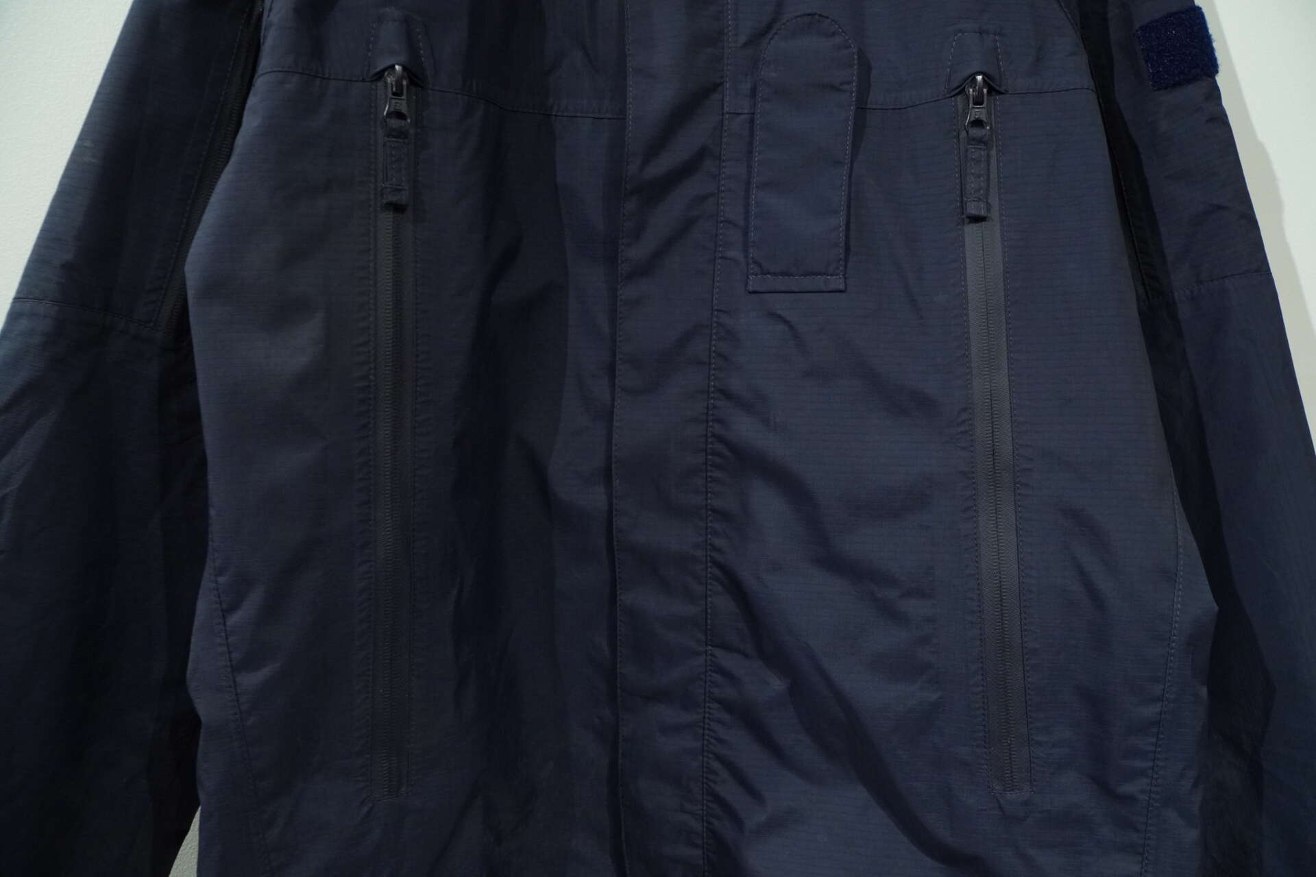 ロイヤルネイビー(ROYALNAVY)  WET WEATHER GORE-TEX Jacket front detail