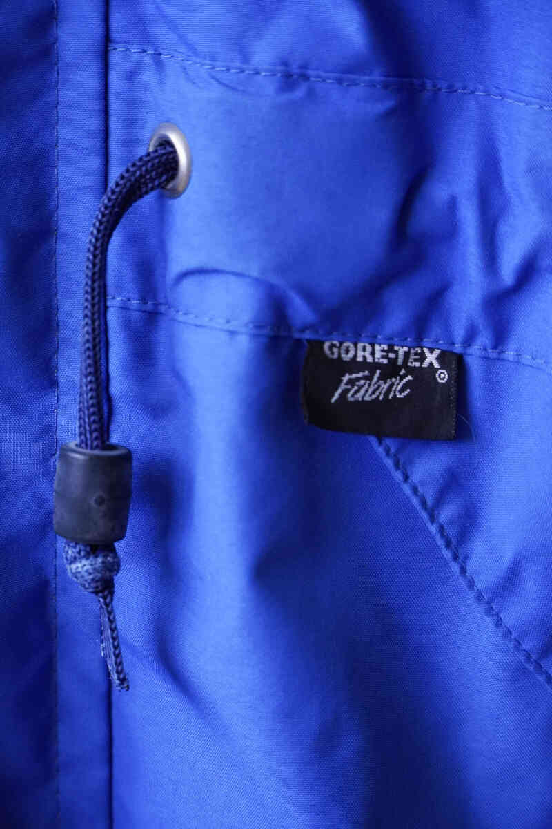 berghaus ”vintage goretex jacket” fabric tag