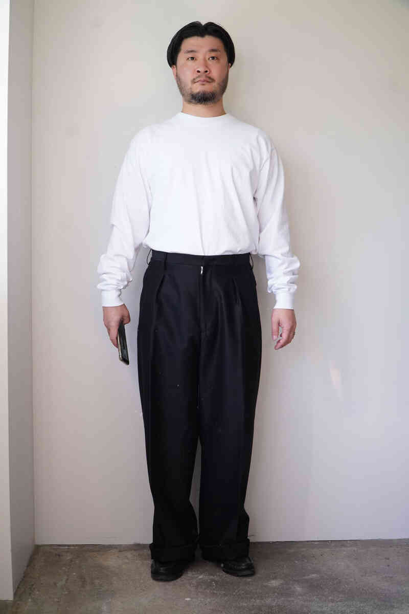 24SS SEVENBYSEVEN INTUCK TROUSERS - Silk / Wool - wearing image trousers only