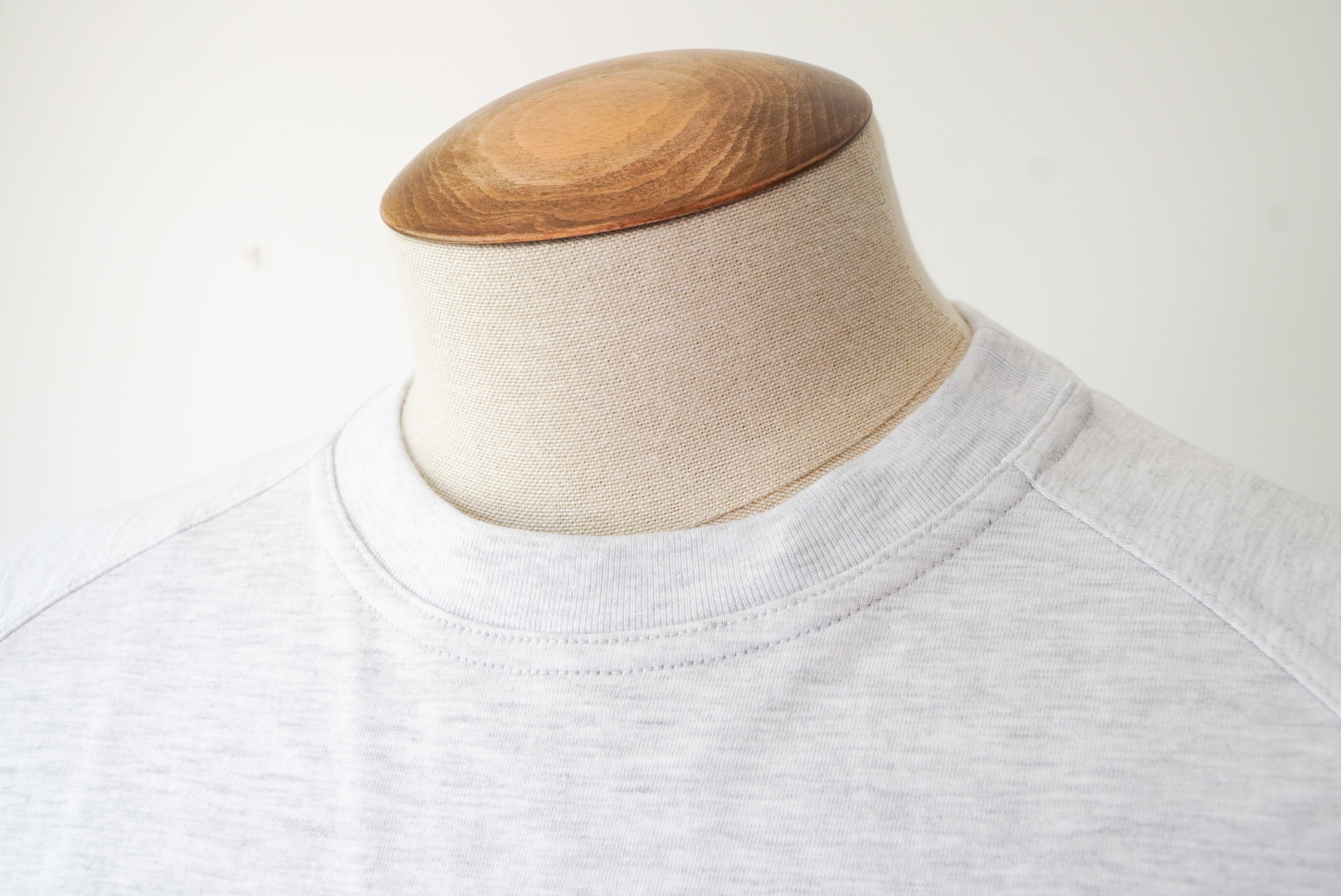 RAGLAN SWEAT T-shirt [alvana FADE series] neck