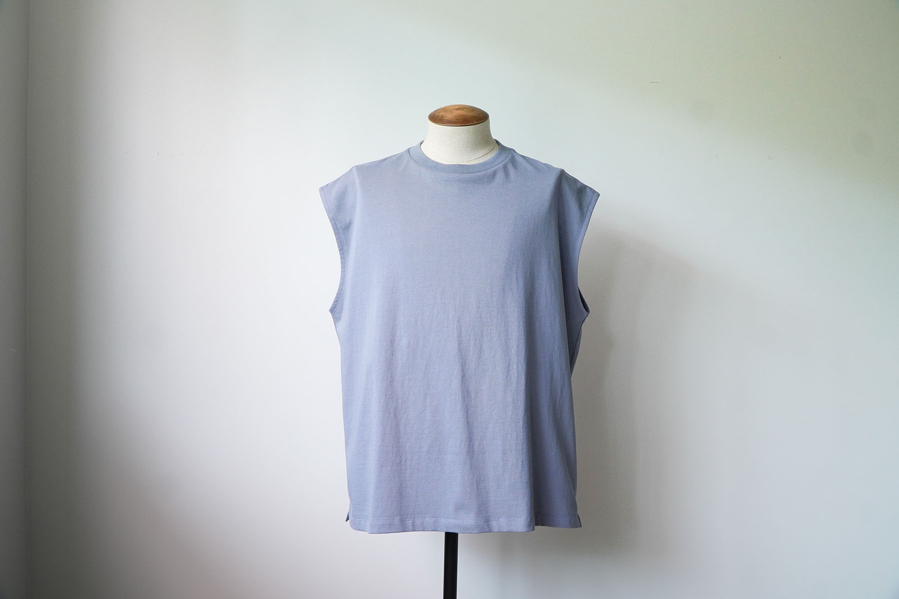 NO sleeve vest tee [alvana] fade series ash blue