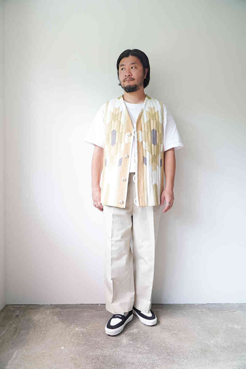 DENIM VEST-Natives pattern-[SEVEN BY SEVEN : REWORK] coordination image with chinos