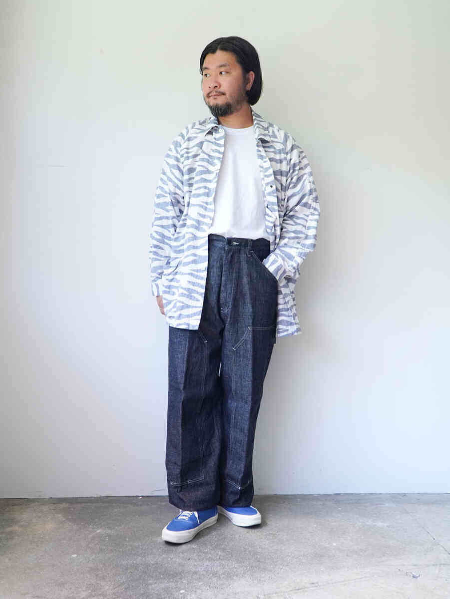 Double Knee Painter Pants Hemp Denim INDIGO [sowbow] cooridination image with zebra pattern shirts