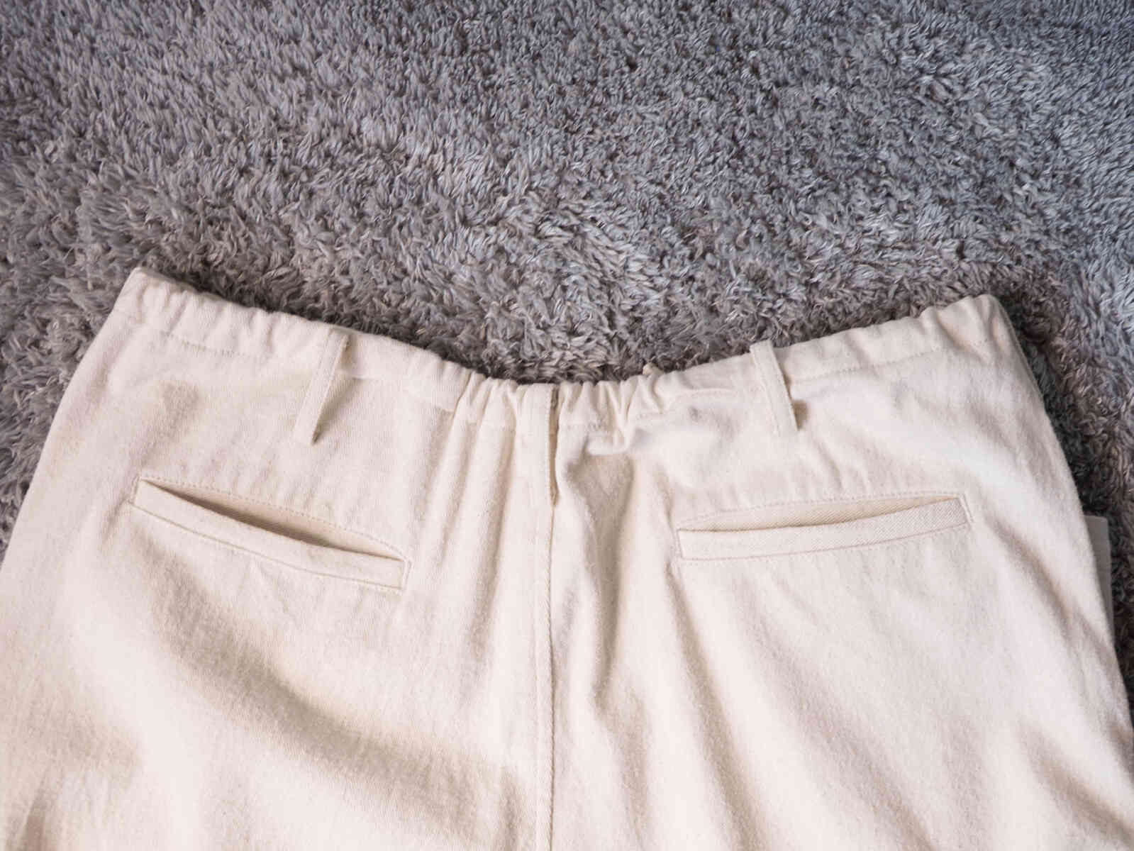 "fulling" NATURAL TWILL EASY PANT [alvana] back detail