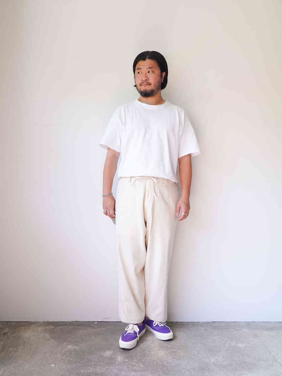 "fulling" NATURAL TWILL EASY PANT [alvana] wearing image