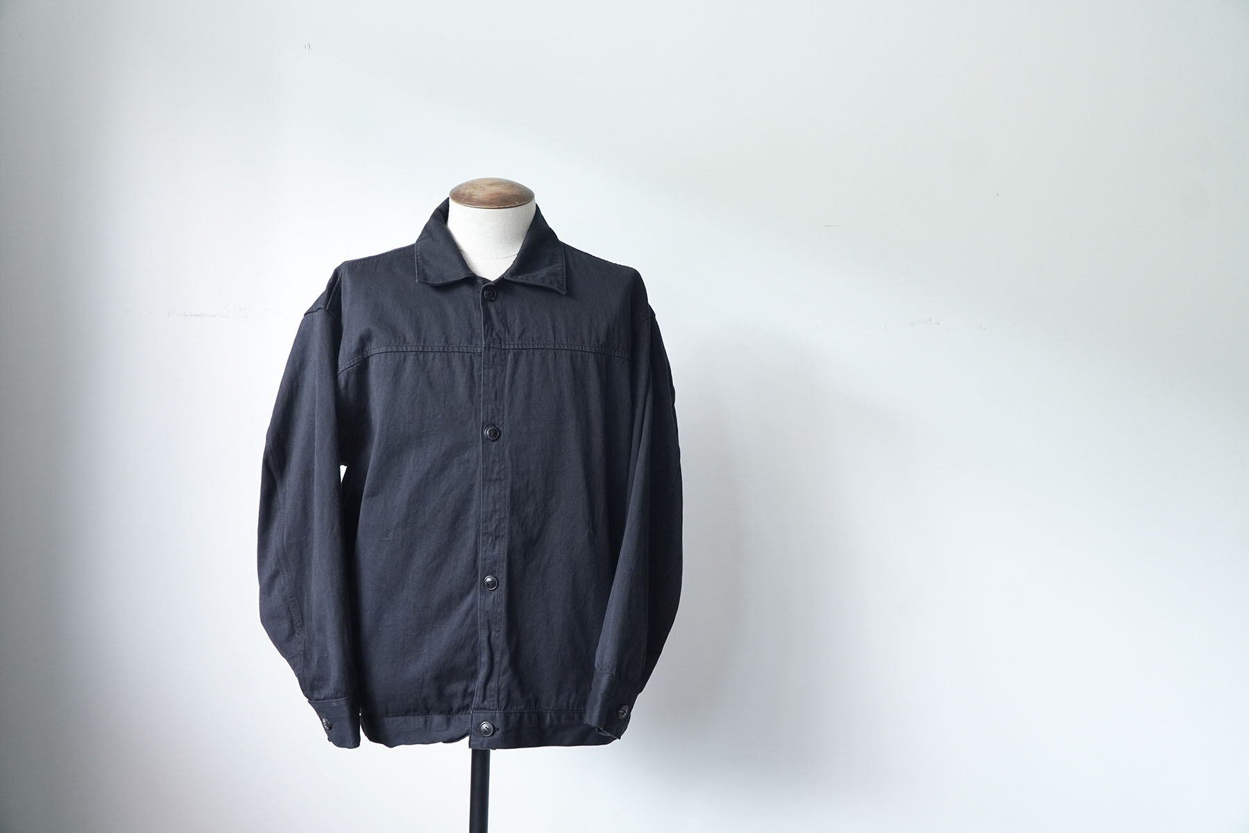 NATURAL TWILL SHORT JACKET [alvana] black